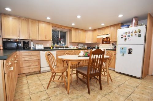 546 Hallock St, Pittsburgh, PA 15211-1318