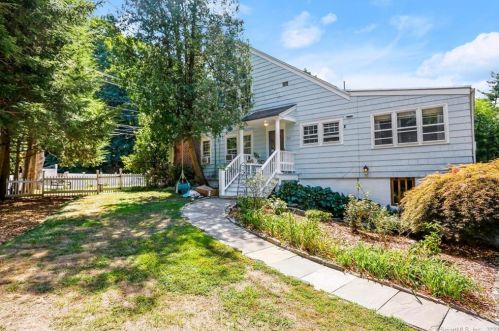 367 Main St, Westport CT  06880-2417 exterior