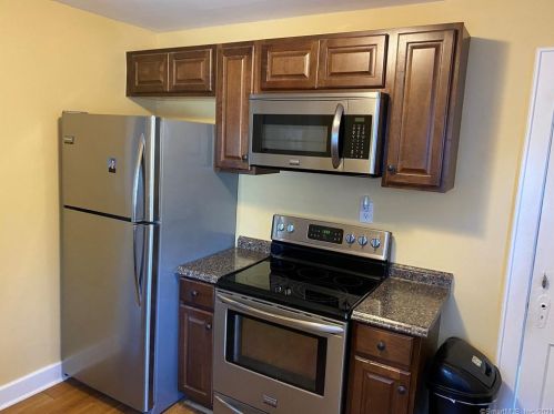 462 Main St, Terryville CT  06786-6808 exterior