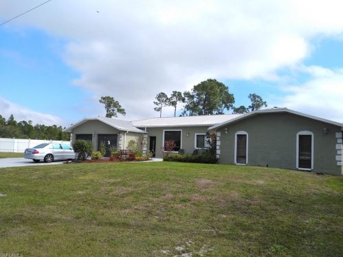 902 5th Ave, Lehigh Acres, FL 33972-2922