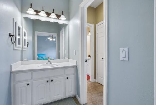 2808 Pasadena Pl, Lewisville TX  75022-5150 exterior