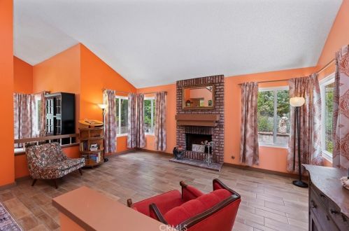 5807 Greens Dr, Riverside CA  92509-7327 exterior