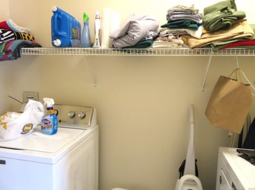 7 Balsam Rdg Cir, Wallingford CT 06492-4377 exterior