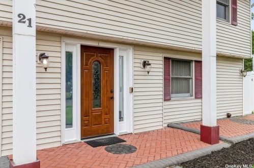 21 Mosby Dr, Lake Grove, NY 11755-2316