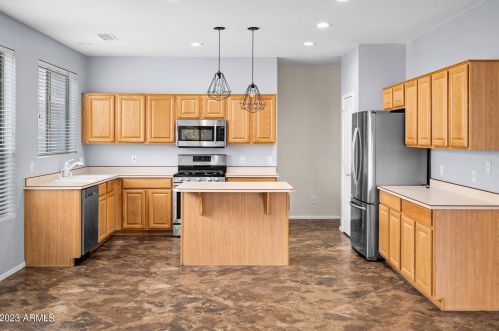 3837 Villa Linda Dr, Glendale, AZ 85310-3310