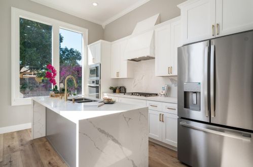 1433 Adeline St, Oakland CA  94607-2800 exterior