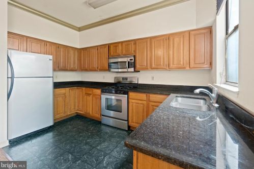 3728 Burnham Pl, Washington, DC 20019-1869