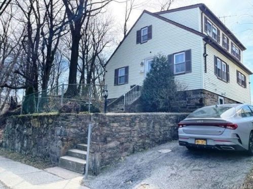 664 3rd Ave, Mount Vernon, NY 10550-4947
