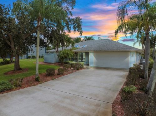 433 12th St, Vero Beach, FL 32962-5742