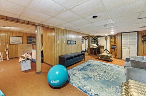 19 Allens Corner Rd, Flemington NJ  08822-5620 exterior