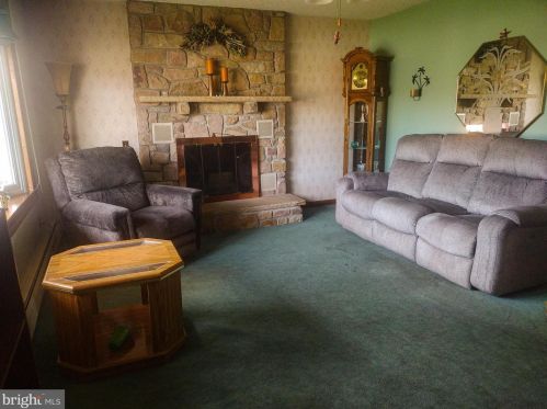 300 Rosewood Ave, Langhorne, PA 19047-2546