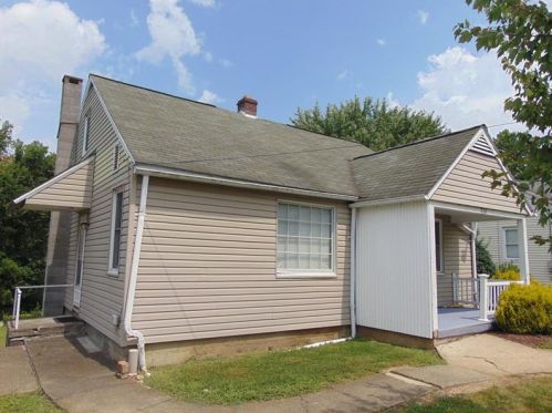 932 Franklin Ave, South Connellsville, PA 15425-3721
