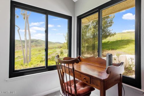 525 Dorado Ct, Calabasas CA  91377-3850 exterior