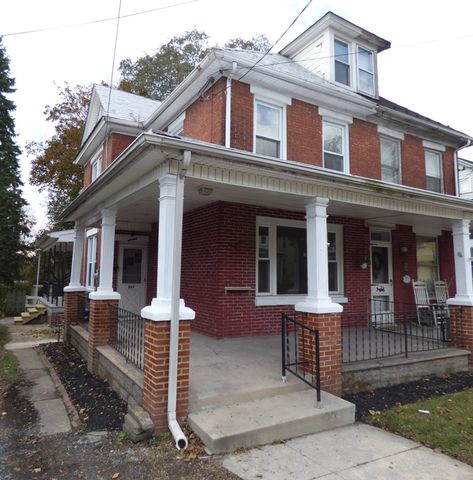207 Enola Dr, West Enola PA  17025-2121 exterior