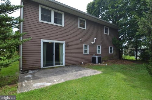 517 Wayne Dr, Navy Sup Dpt PA  17055-4985 exterior