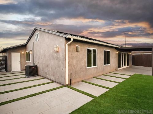 5961 Camber Dr, San Diego CA 92117-4142 exterior