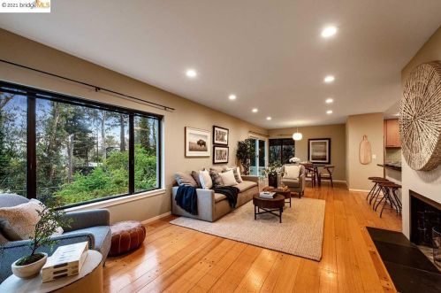6730 Heartwood Dr, Oakland CA  94611-2337 exterior