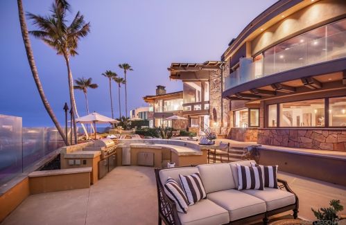 5305 Carlsbad Blvd, Carlsbad CA 92008-4416 exterior