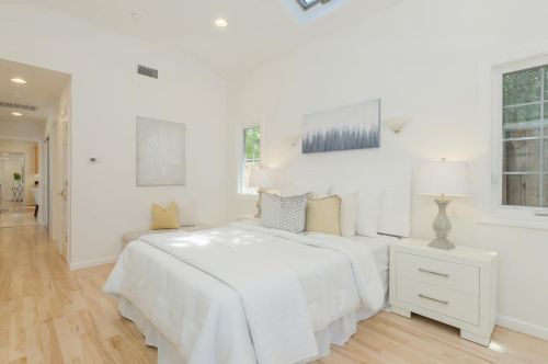 2110 Hanover St, Palo Alto CA  94306-1244 exterior