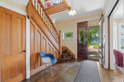 10 Bay View Ter, Newburgh NY  12550-6002 exterior