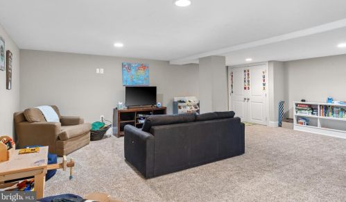 500 Court St, Gardenville PA  18901-4422 exterior