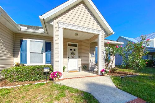 1735 8th Ave, Vero Beach, FL 32962-7047