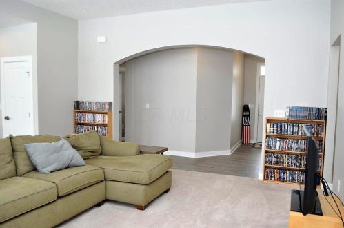 1702 Keela Dr, Pataskala OH  43062-7121 exterior