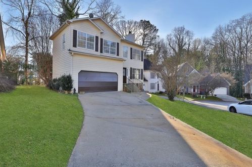 4465 Mccart Cv, Stone Mountain, GA 30083-2481