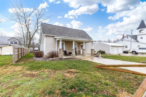 16613 Church St, Marysville, OH 43040-8914