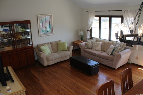 1212 Sylvia Rd, Seaford NY  11783-1537 exterior