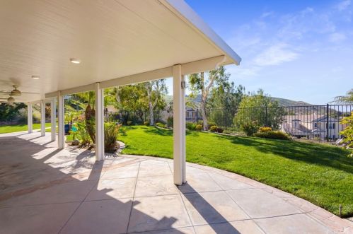 17089 Bluff Vista Ct, Riverside CA 92503-8715 exterior