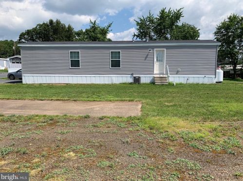 106 Ethan Ave, Paradise Park, PA 17068-8028