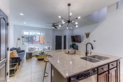 2406 Blue Diamond Dr, Tucson AZ  85718-6691 exterior