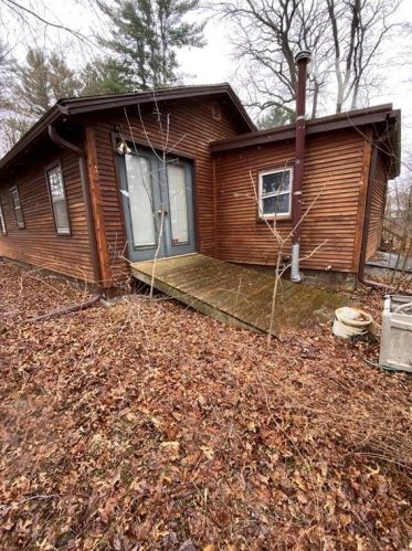 4888 Hobbs Rd, Brackett, WI 54742-9349