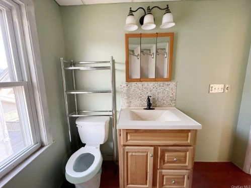 79 Main St, Port Jervis NY  12771-2111 exterior