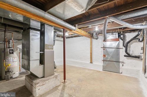 41 Roosevelt St, West Deptford NJ  08066-1028 exterior