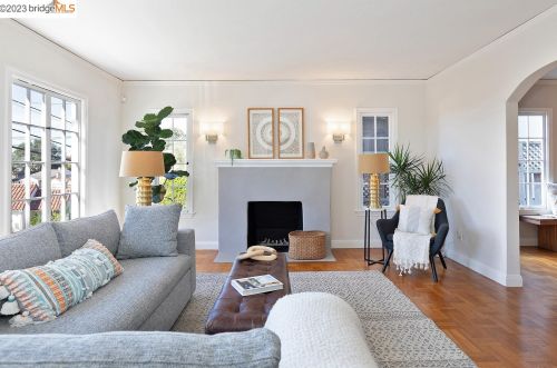 1906 Hoover Ave, Oakland CA  94602-1922 exterior