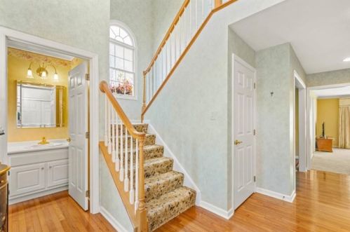 608 Gander Cir, Bridgeville PA  15017-3428 exterior