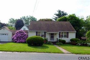 14 Ashcroft St, North Greenbush, NY 12198-7504