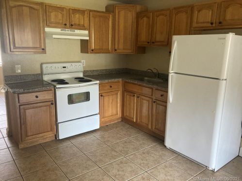 3996 Roan Ct, West Palm Beach, FL 33403-1026