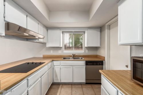 4802 Sandra Ter, Glendale AZ  85306-2021 exterior