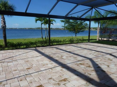 9309 Quarry Dr, Naples FL  34120-5222 exterior