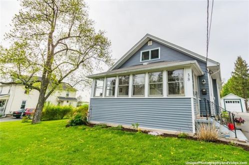 38 Perry Pl, Canandaigua, NY 14424-1204
