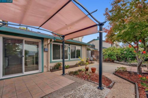 1570 London Cir, Benicia CA  94510-1339 exterior