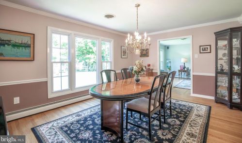 932 Queens Dr, Yardley PA  19067-4528 exterior