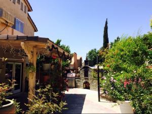 1745 Stratford St, Lancaster, CA 93534-5114