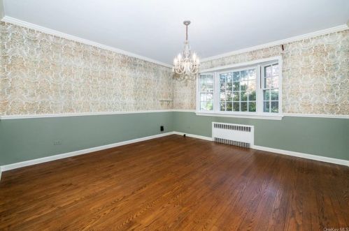 353 Hussey Rd, Mount Vernon NY  10552-2305 exterior