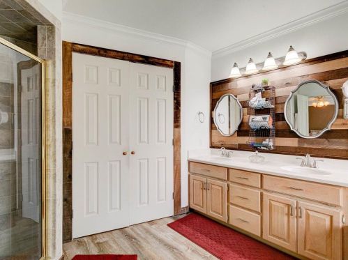 5215 Wedgefield Rd, Granbury TX  76049-4166 exterior