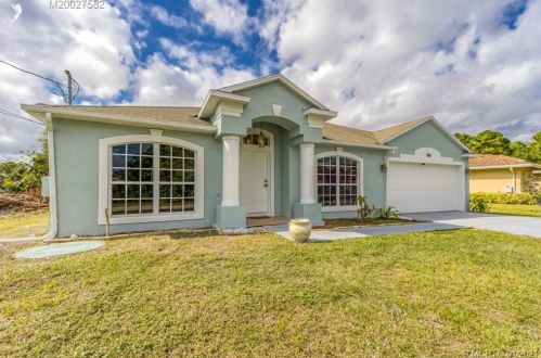 5382 Akbar Ter, Fort Pierce, FL 34986-3539
