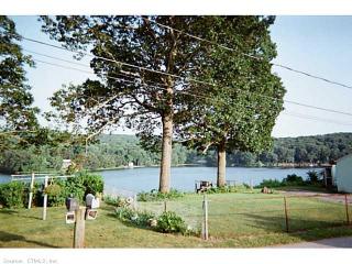 4 Point St, Norwich, CT 06365-8328